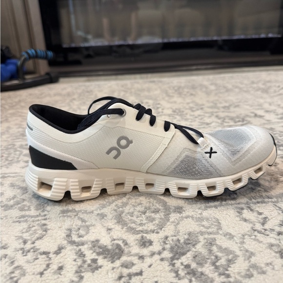 ON Running Women’s Cloud X 3 White and Black Sneakers - Picture 6 of 16